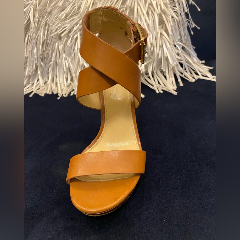 Heels - Picture 3 of 3